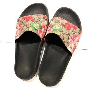 Gucci GG Blooms Supreme Slide Sandals